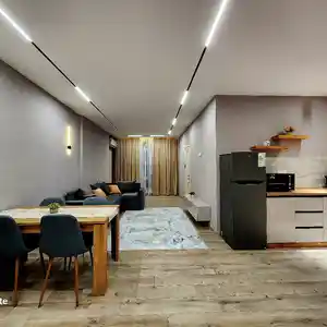 2-комн. квартира, 8 этаж, 70м², Овир