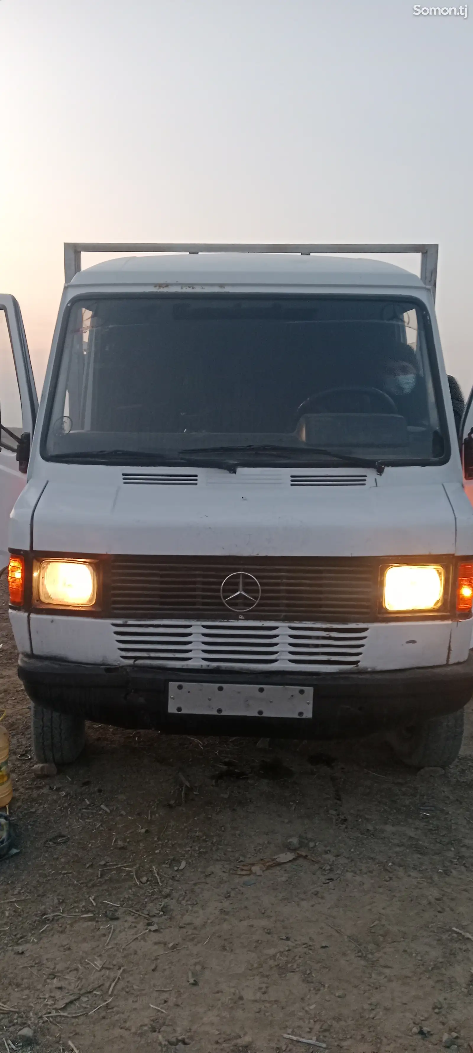 Бортовой автомобиль Mercedes-Benz, 1992-1