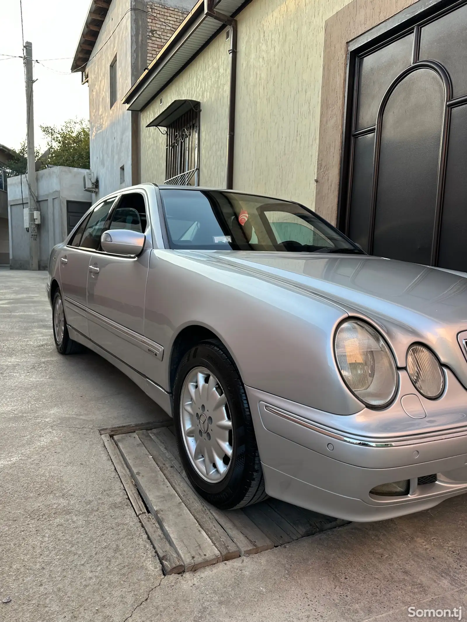 Mercedes-Benz E class, 2000-1