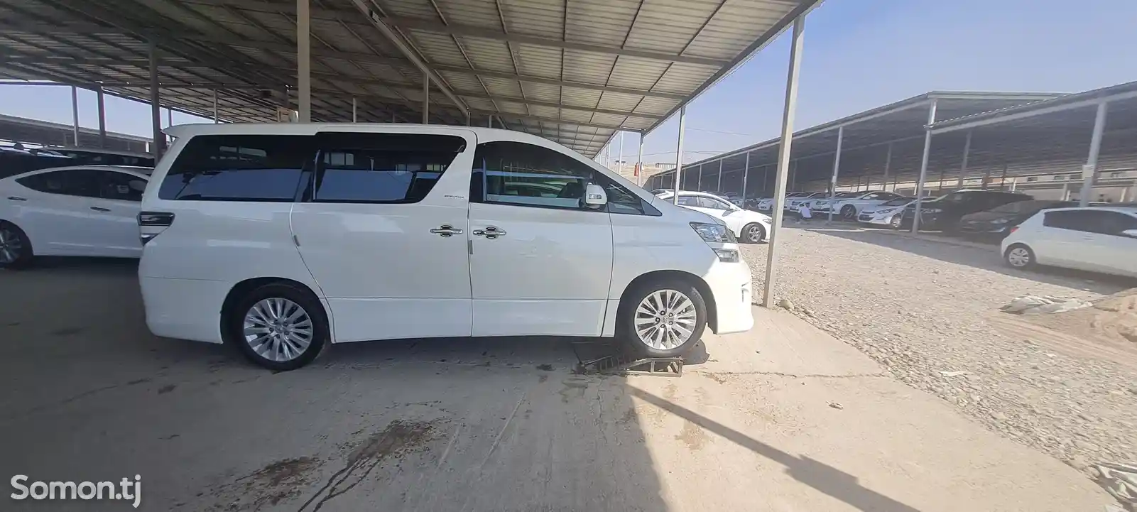 Toyota Vellfire, 2014-10