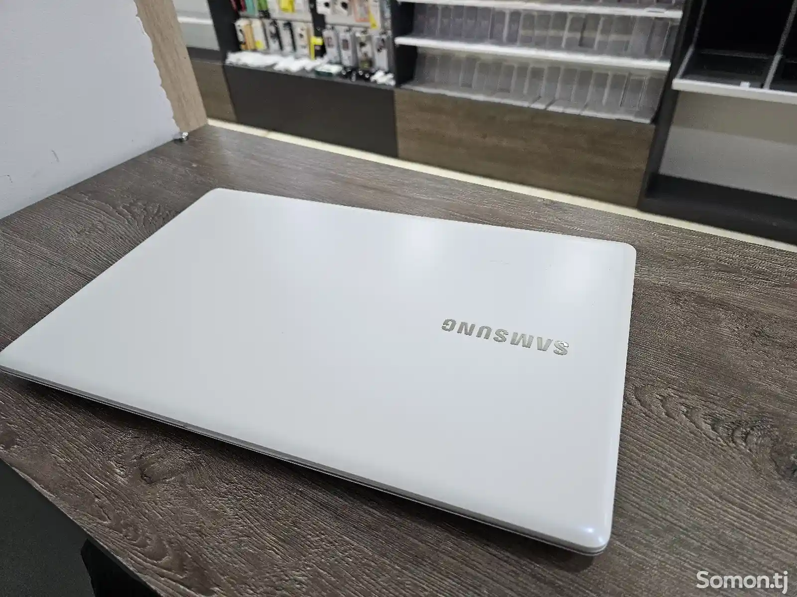 Ноутбук Samsung 15.6 Full HD Core i7-6500U / 8GB / Nvidia 940MX 2GB / SSD 240GB-7