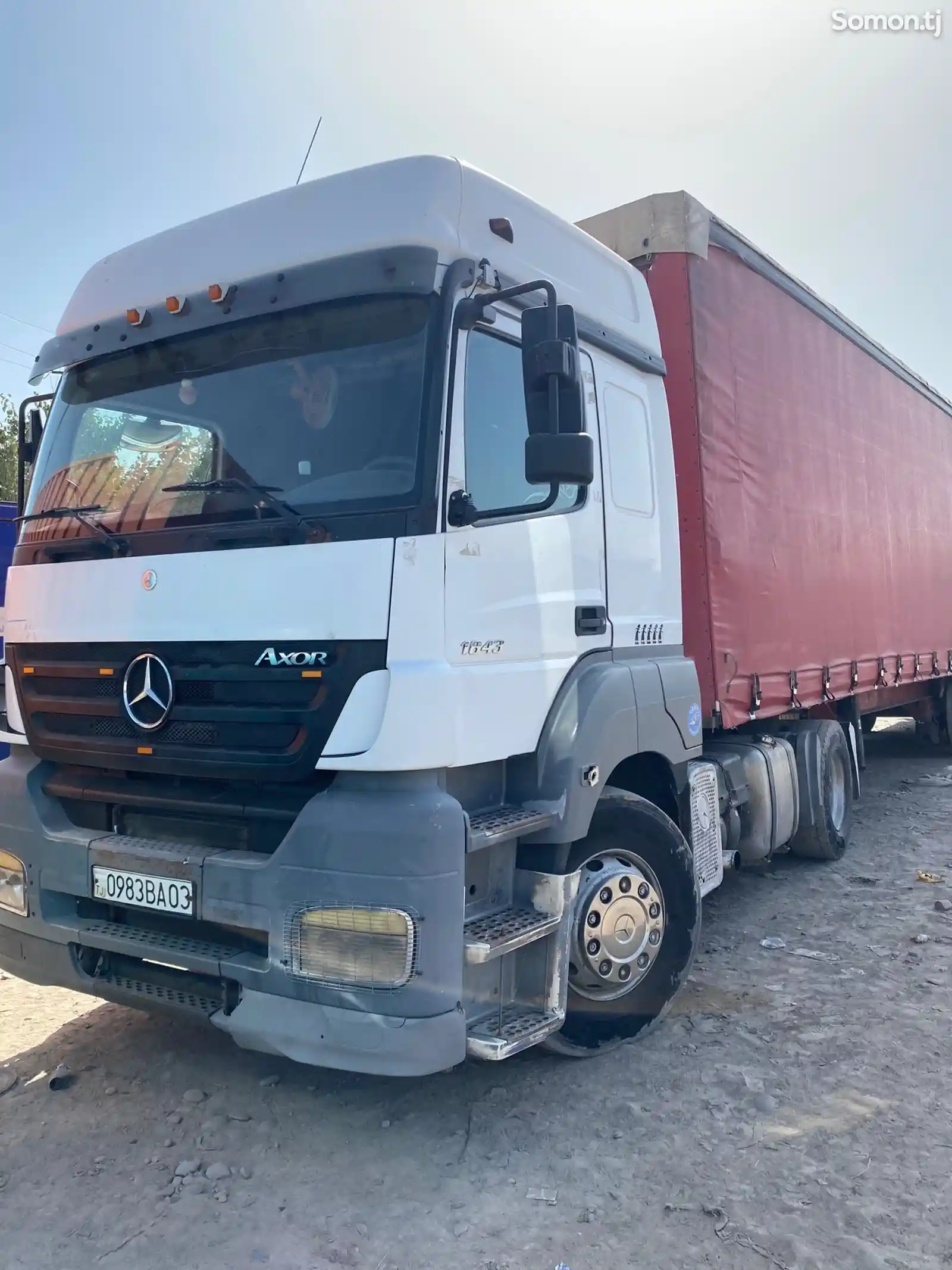 Контейнеровоз Mercedes-Benz Axor 2006г-1