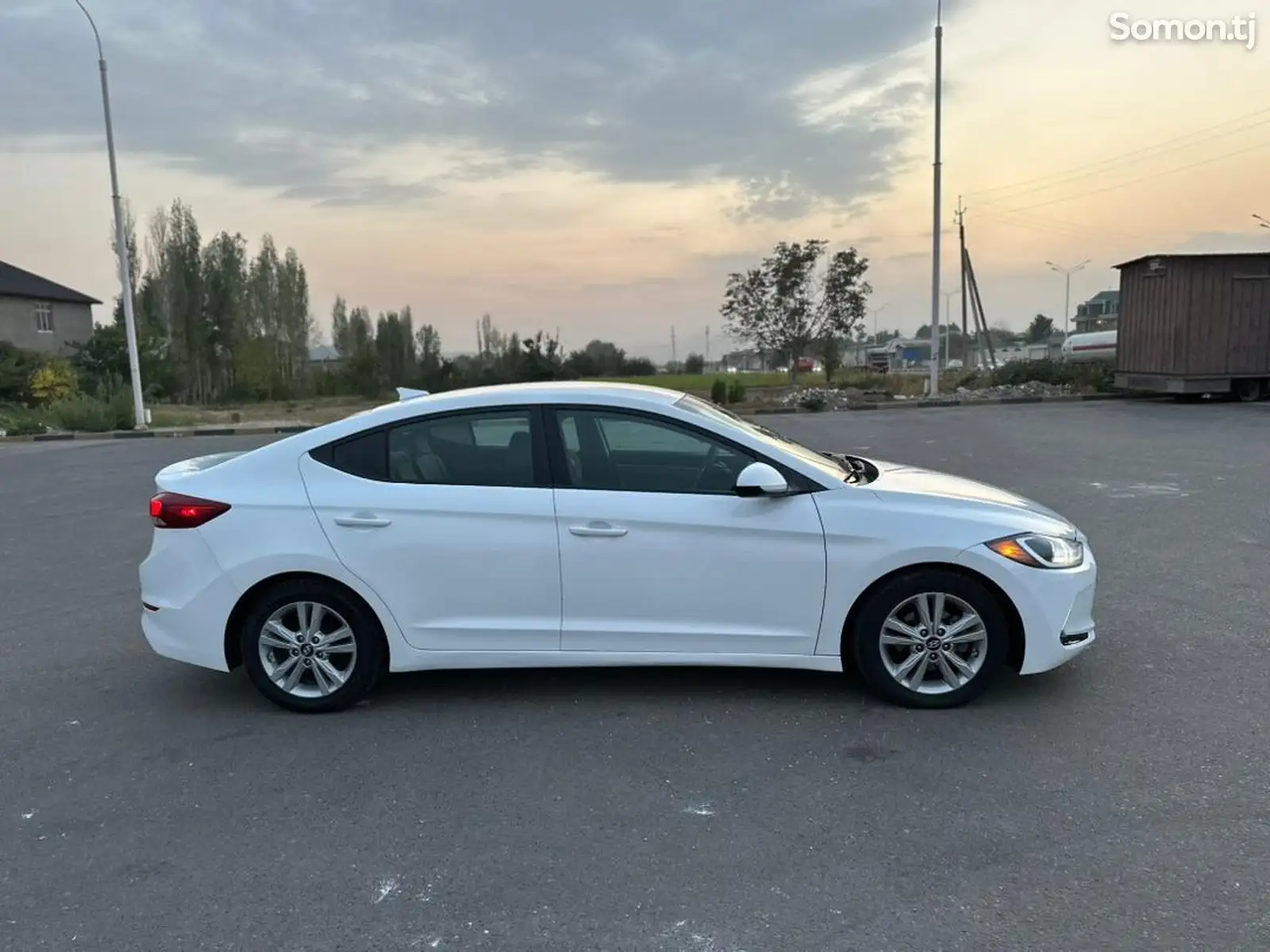 Hyundai Elantra, 2017-3