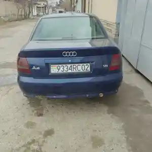 Audi A4, 2001