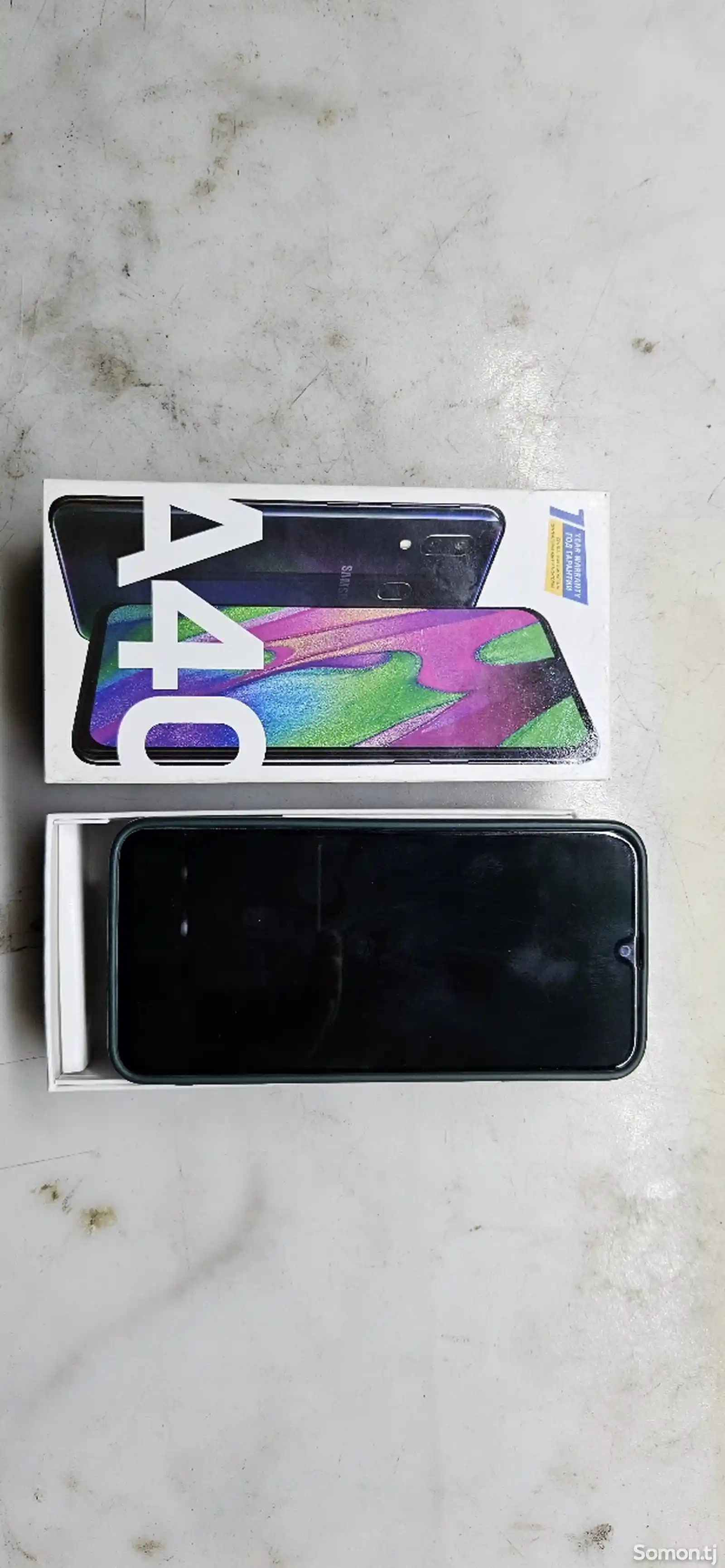 Samsung Galaxy a40-2