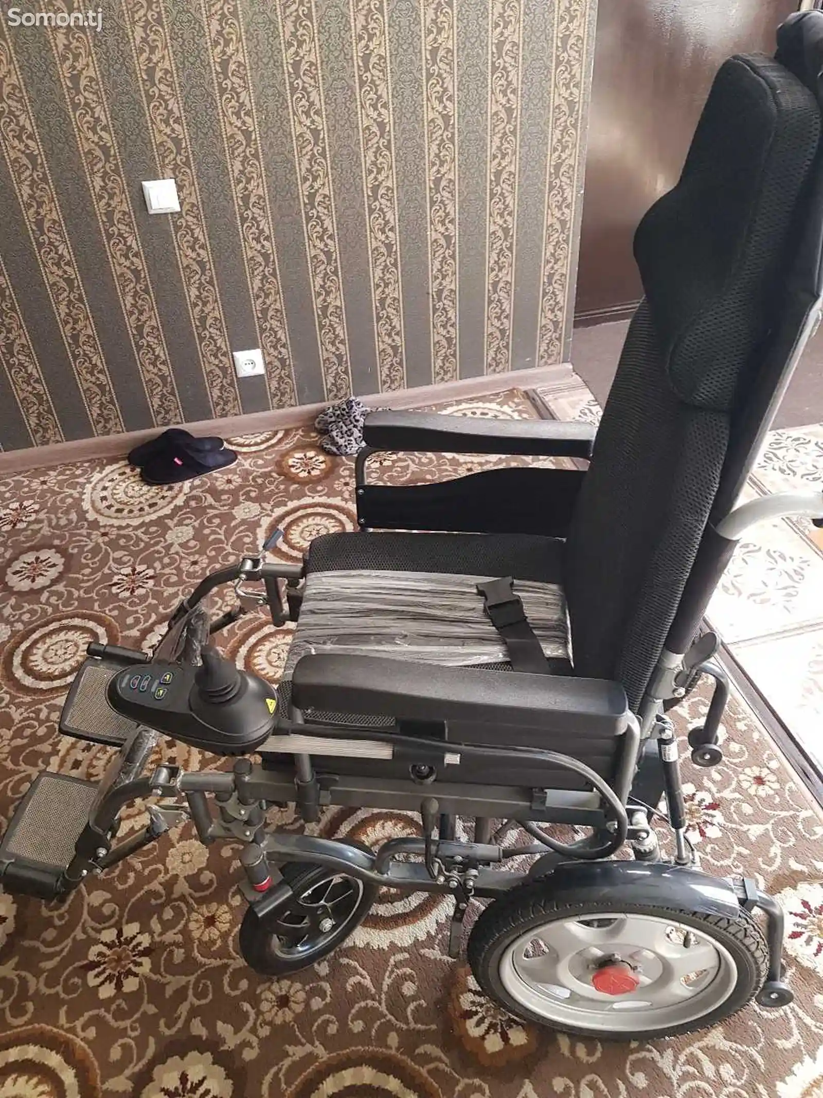 Кресло-коляска с электроприводом-3