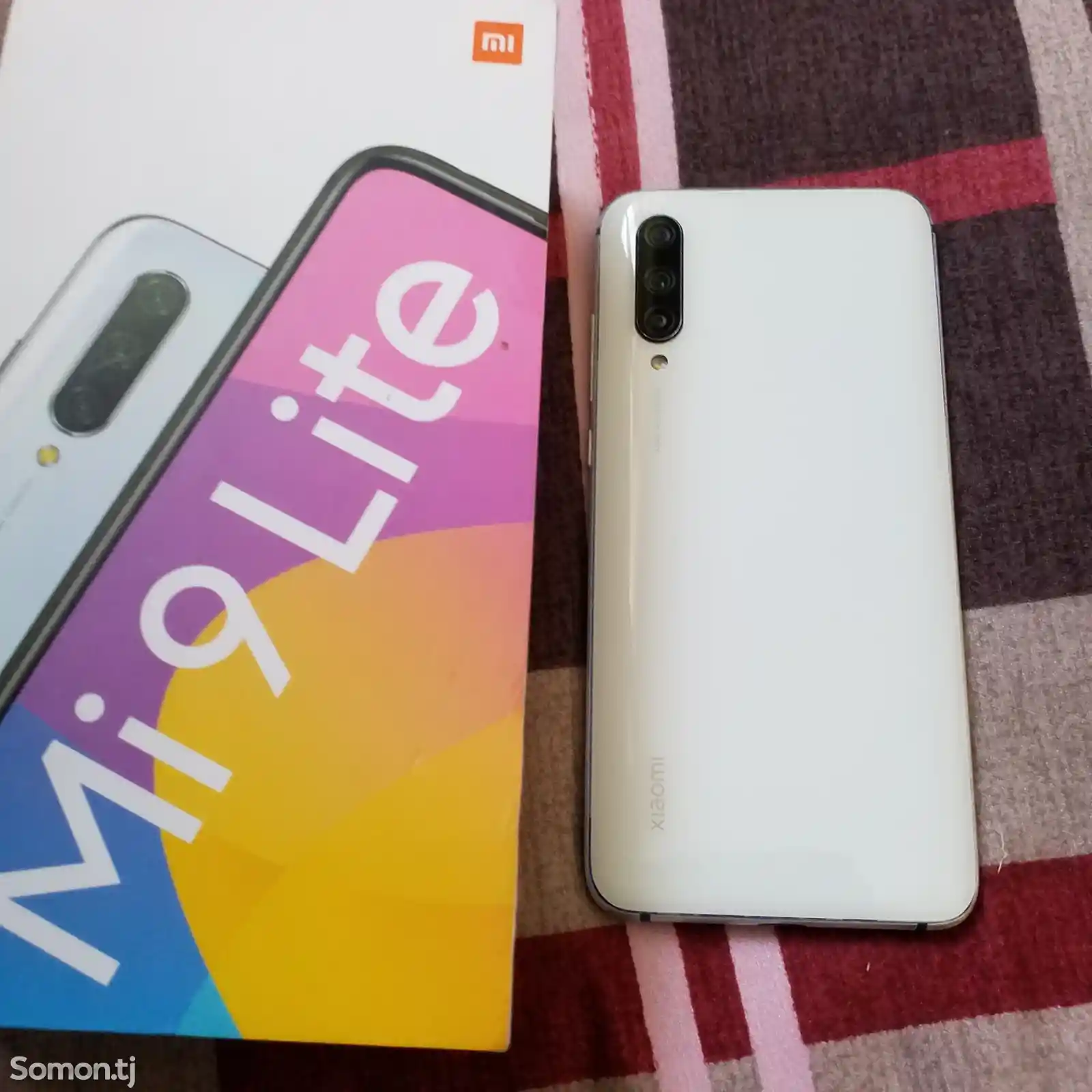 Xiaomi Mi 9 Lite 128/6Gb White-6