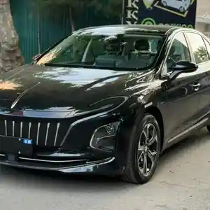 Hongqi E-QM5, 2024