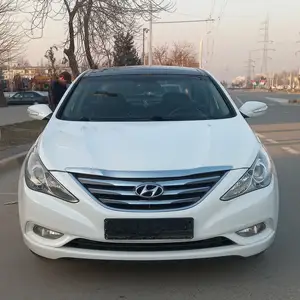 Hyundai Sonata, 2011