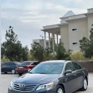 Toyota Camry, 2011