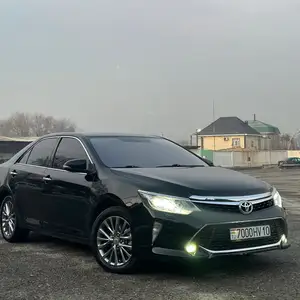 Toyota Camry, 2016