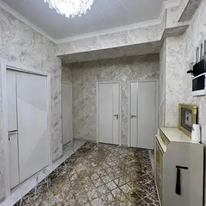 2-комн. квартира, 18 этаж, 50 м², Голубой экран