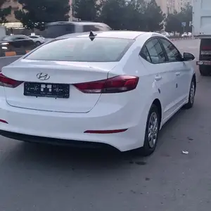 Hyundai Elantra, 2017