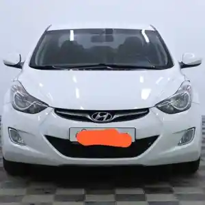 Лобовое стекло на Hyundai Elantra 2011-2016
