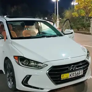 Hyundai Elantra, 2018