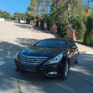 Hyundai Sonata, 2010