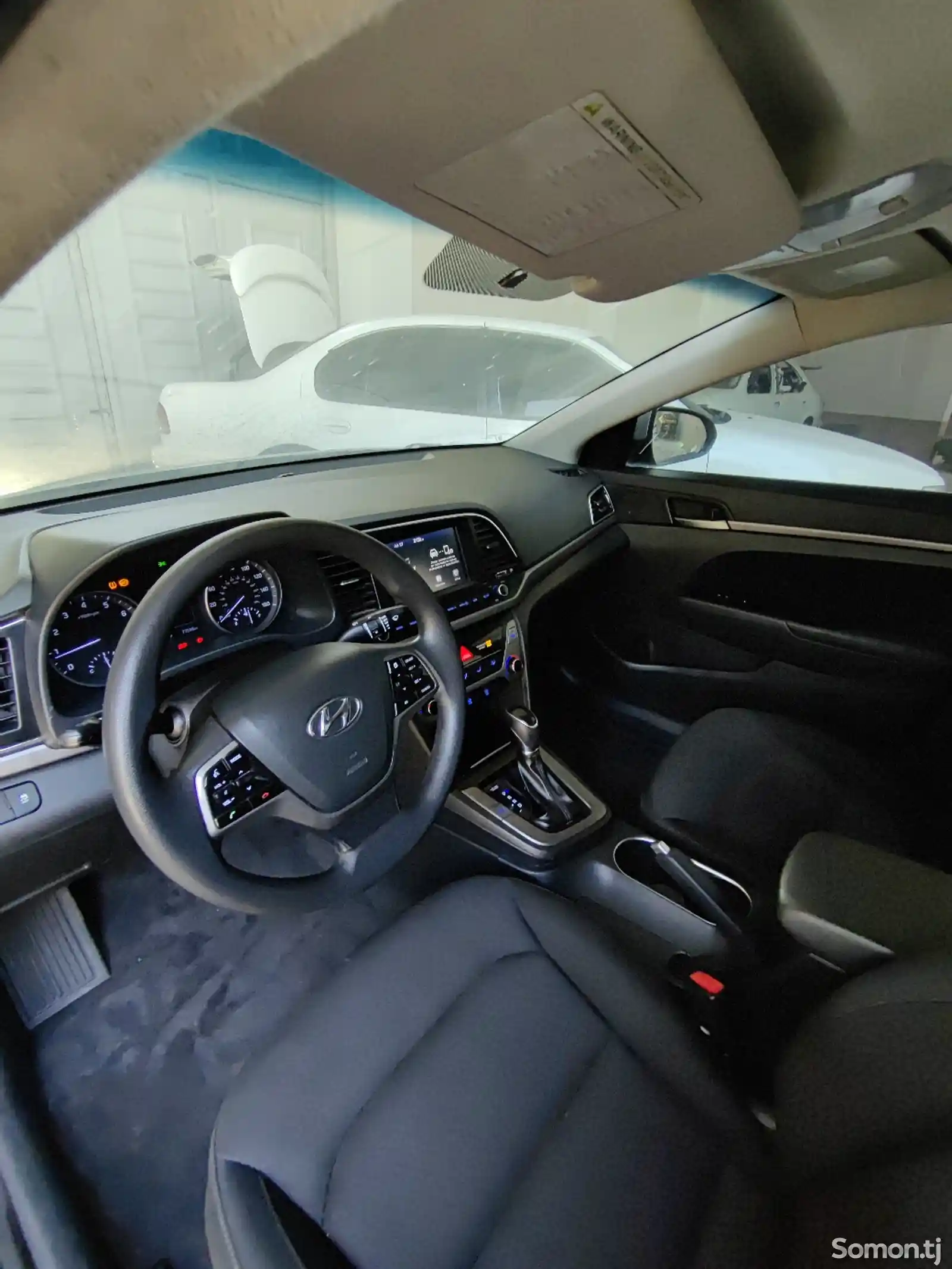 Hyundai Elantra, 2018-7