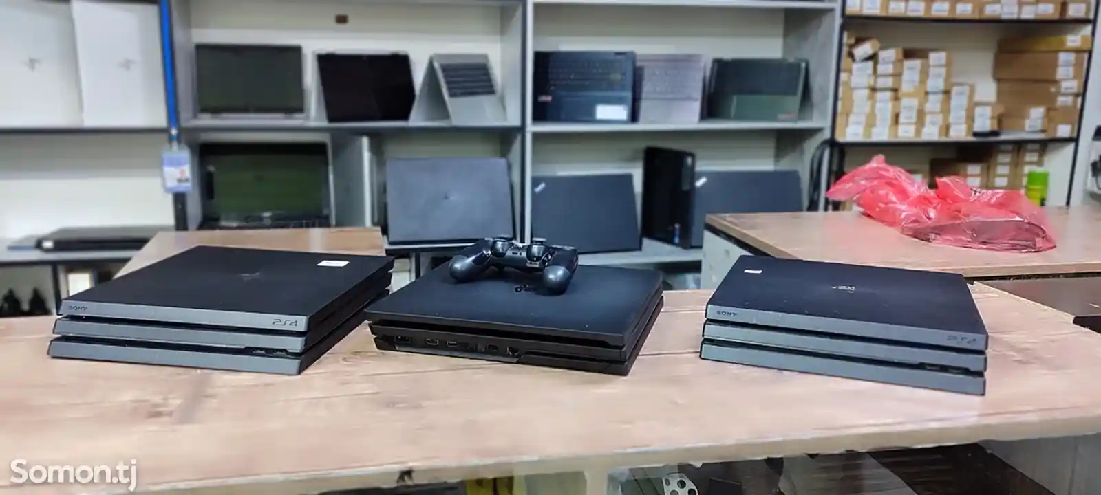 Игровая приставка Sony PlayStation 4 Pro-1