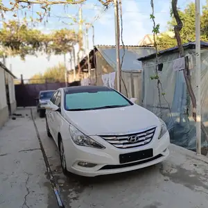 Hyundai Sonata, 2011