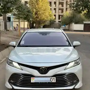 Toyota Camry, 2019