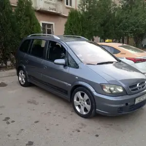 Opel Zafira, 2005