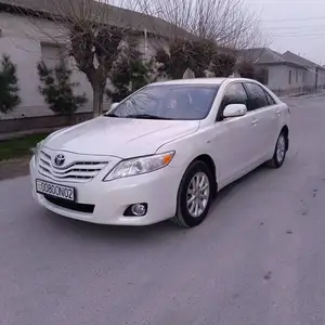 Toyota Camry, 2010