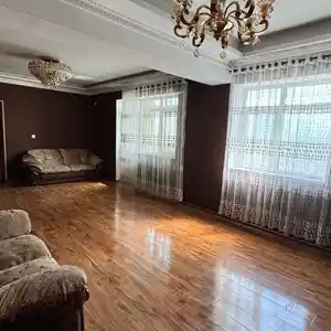 3-комн. квартира, 5 этаж, 110м², Садбарг