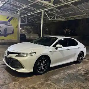 Toyota Camry, 2018