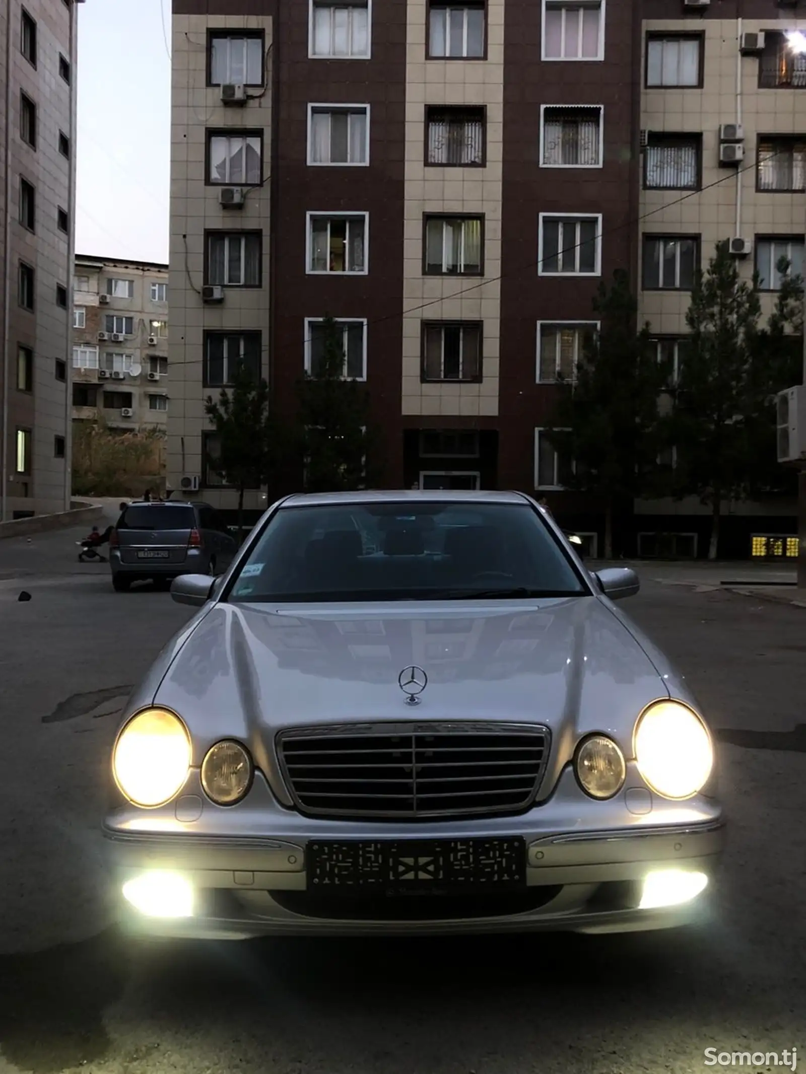 Mercedes-Benz E class, 2002-1