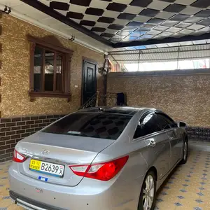 Hyundai Sonata, 2010