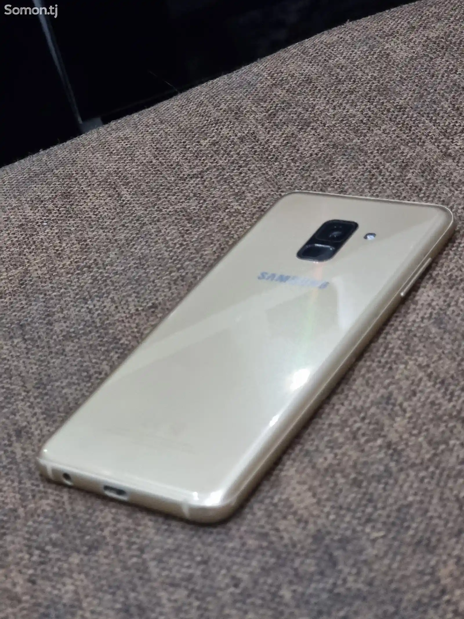 Samsung Galaxy A8-1