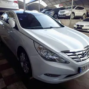 Hyundai Sonata, 2011