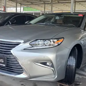 Lexus ES series, 2018