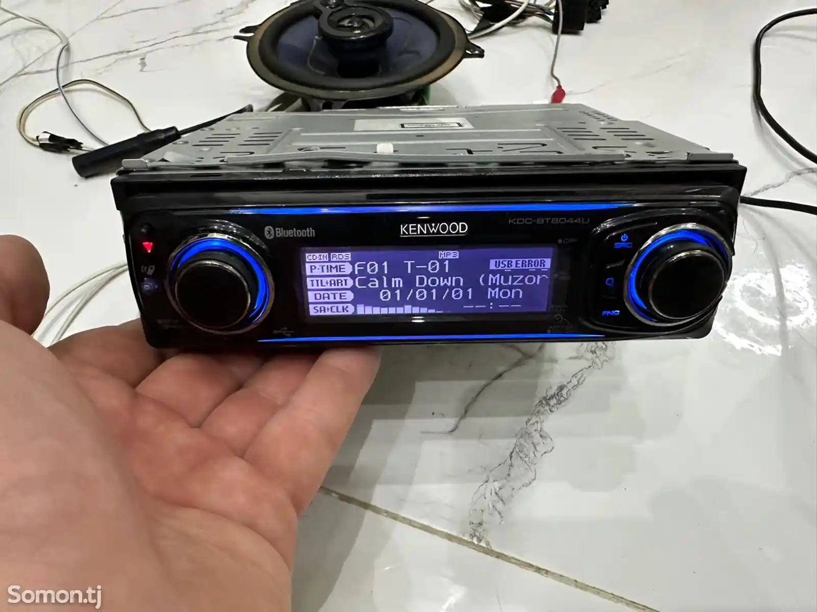 Автомагнитола Kenwood KDC-BTEOA4U-1