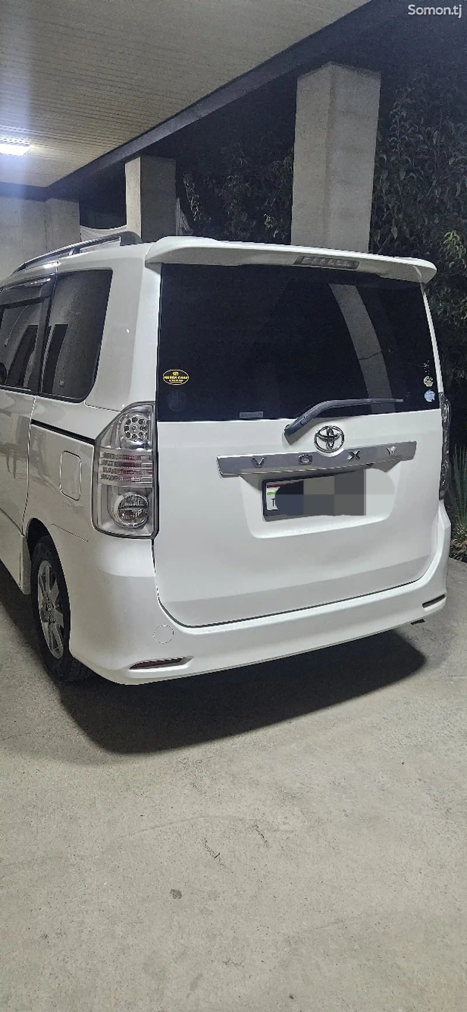 Toyota Voxy, 2010-5