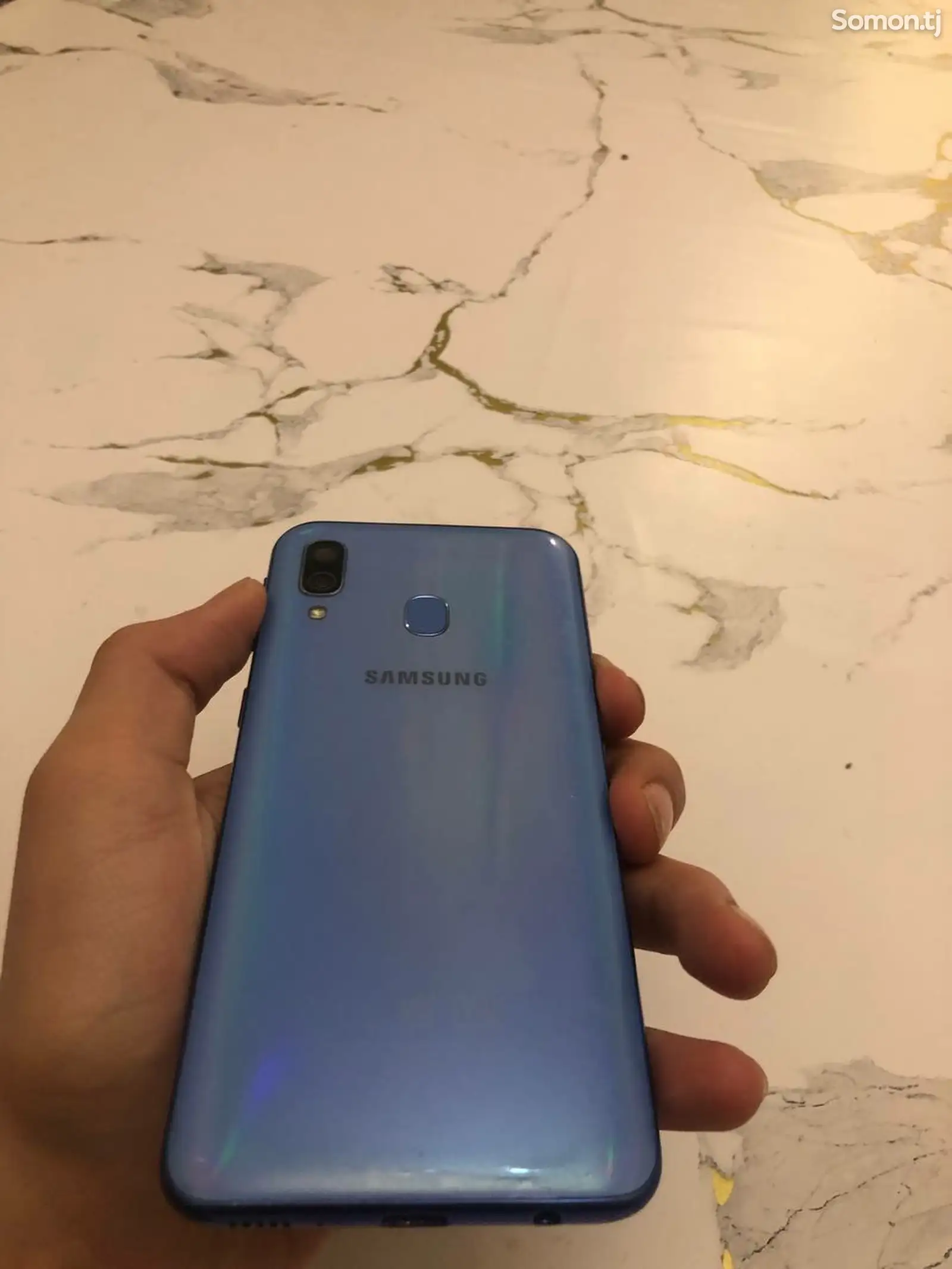 Samsung Galaxy A40-1