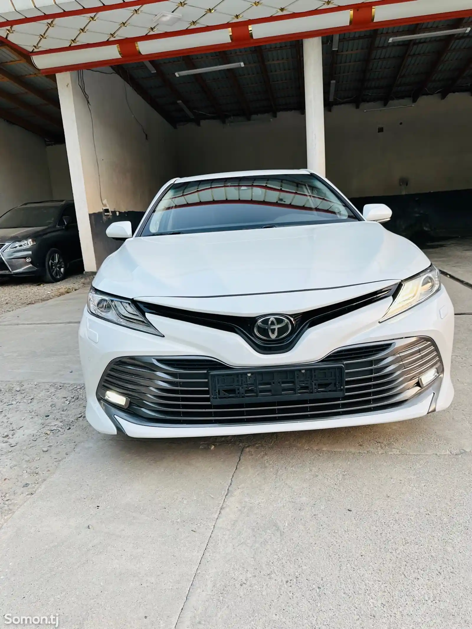 Toyota Camry, 2018-5