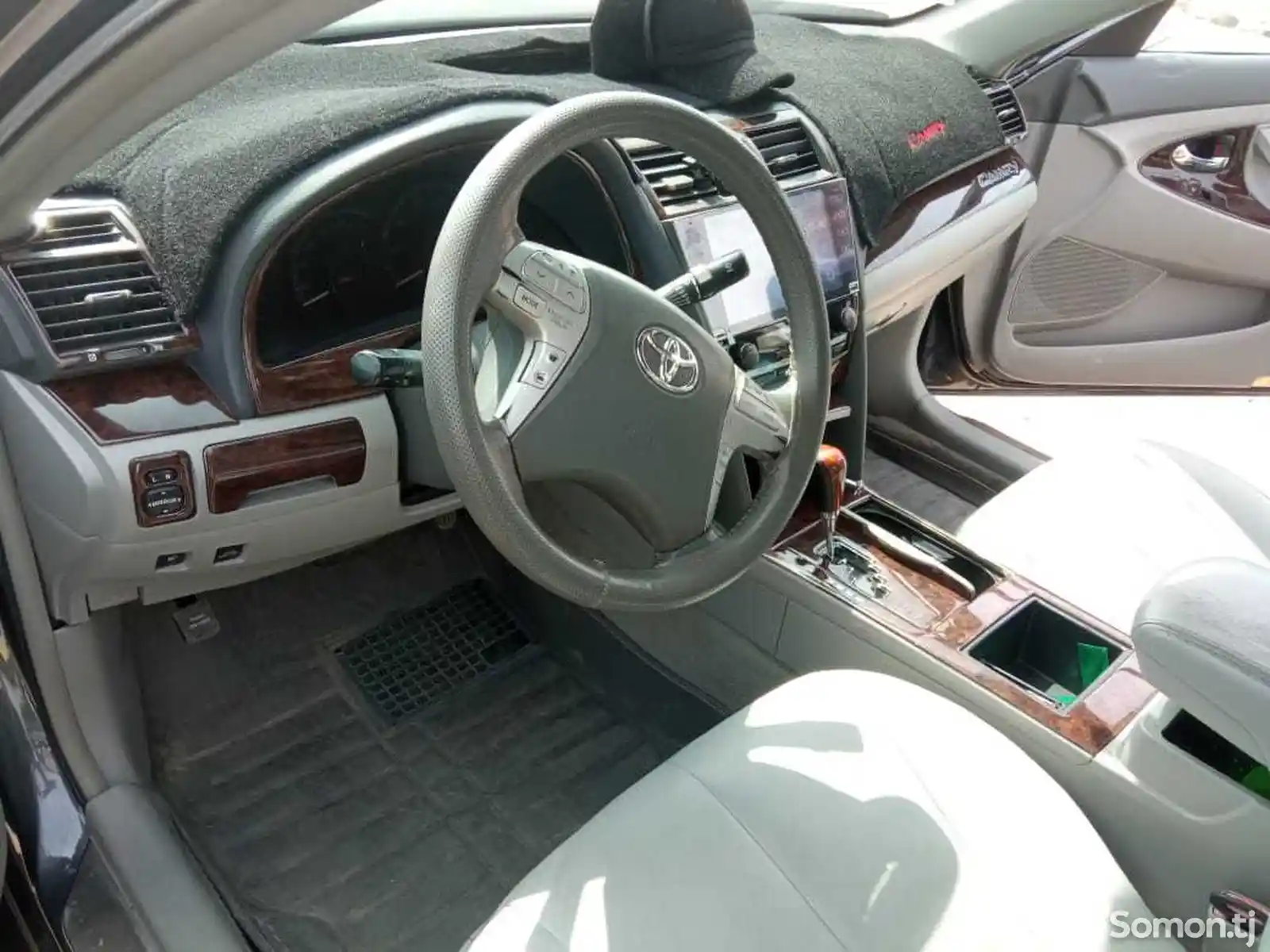 Toyota Camry, 2010-3