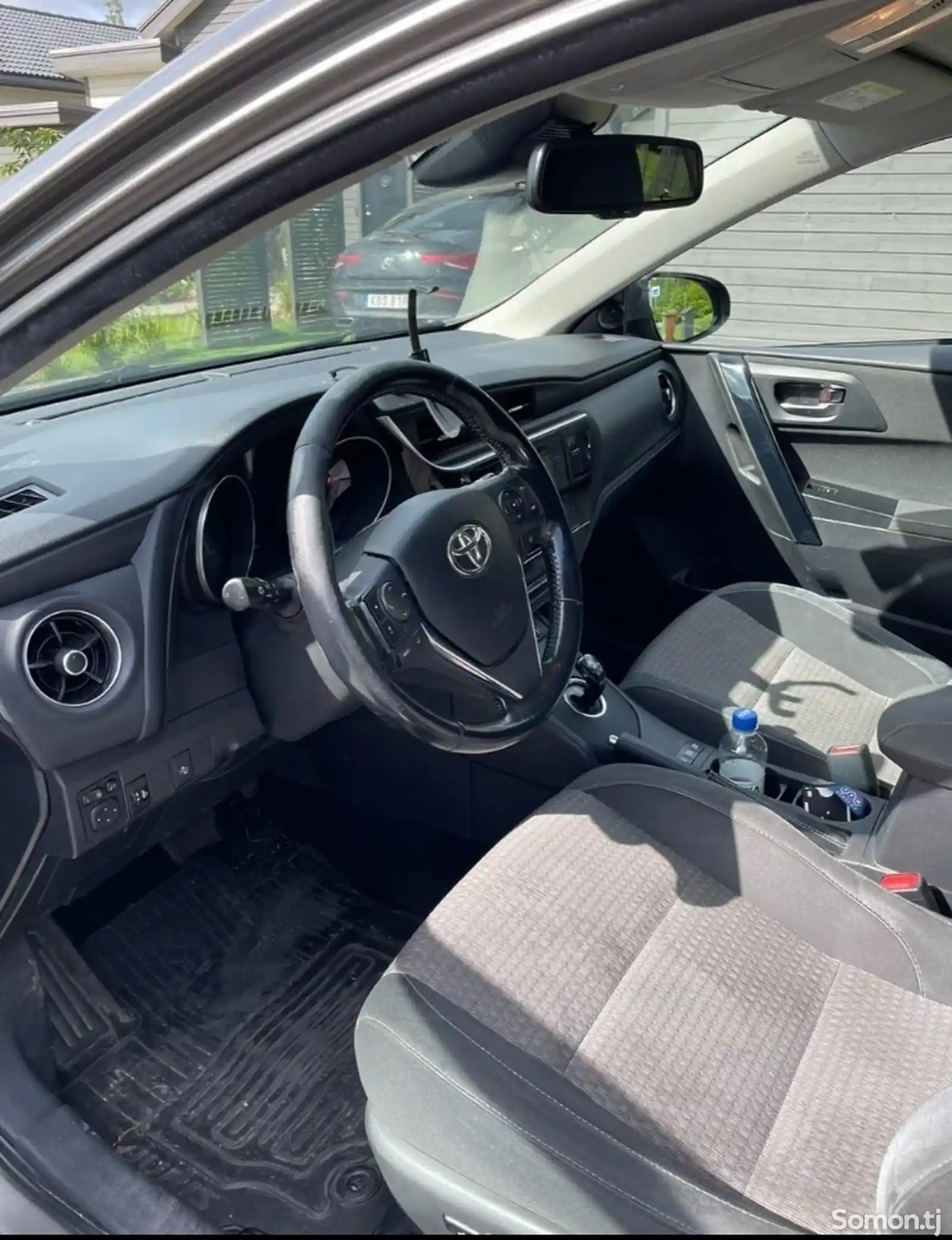 Toyota Auris, 2018-13