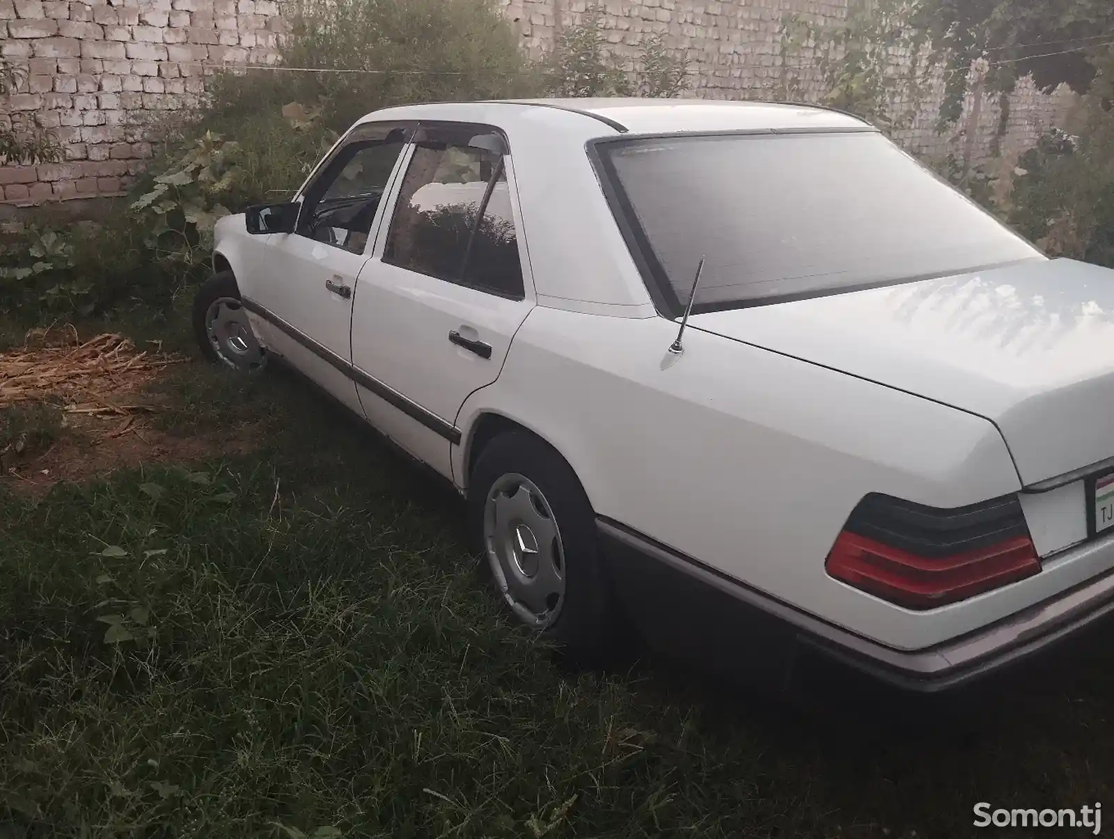 Mercedes-Benz W124, 1990-1