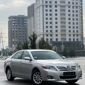 Toyota Camry, 2010