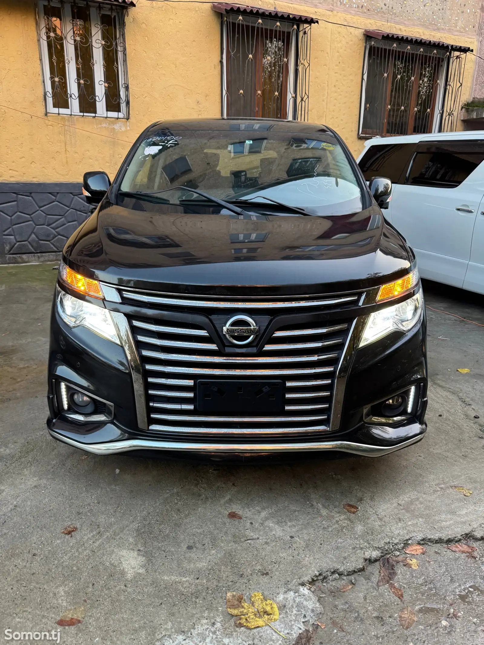 Nissan Elgrand, 2016-1