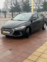 Hyundai Elantra, 2017-3