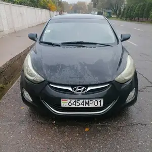 Hyundai Elantra, 2011