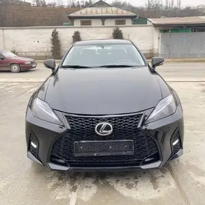 Lexus IS series, 2010