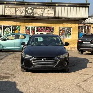 Hyundai Elantra, 2018