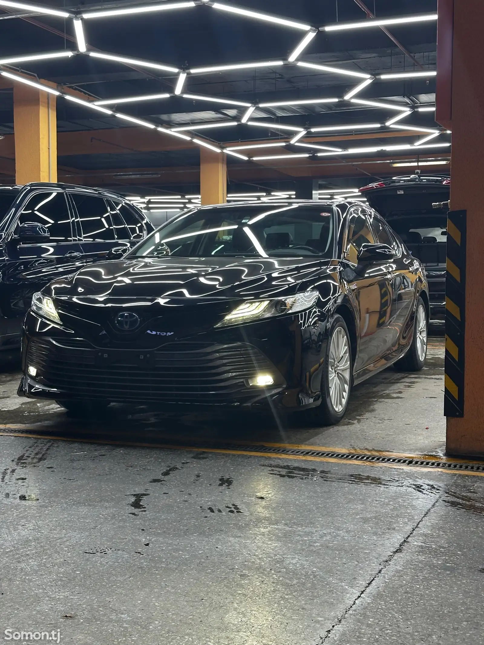 Toyota Camry, 2018-1