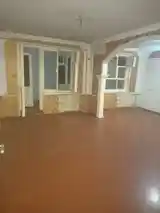 4-комн. квартира, 4 этаж, 80 м², 101 мкр-4