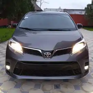 Toyota Sienna, 2015