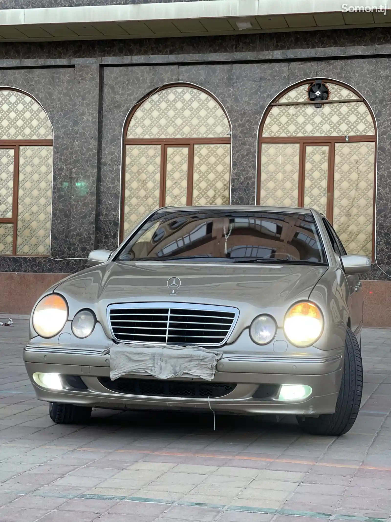 Mercedes-Benz E class, 2000-1